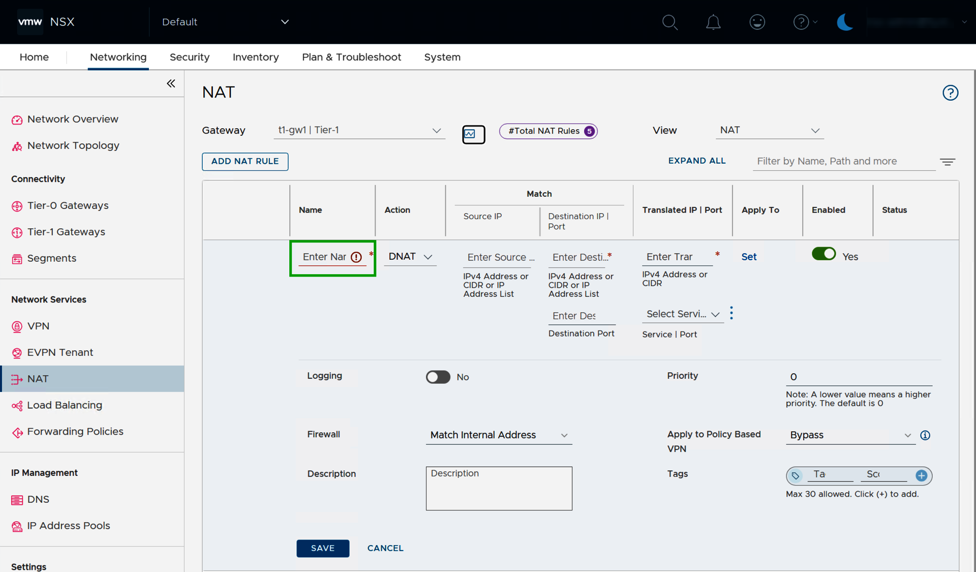 Screenshot: Im NSX Manager wird der Reiter Networking > NAT angezeigt. In diesem Bereich ist in der Eingabemaske für eine neue NAT-Regel das Feld Enter Name hervorgehoben.