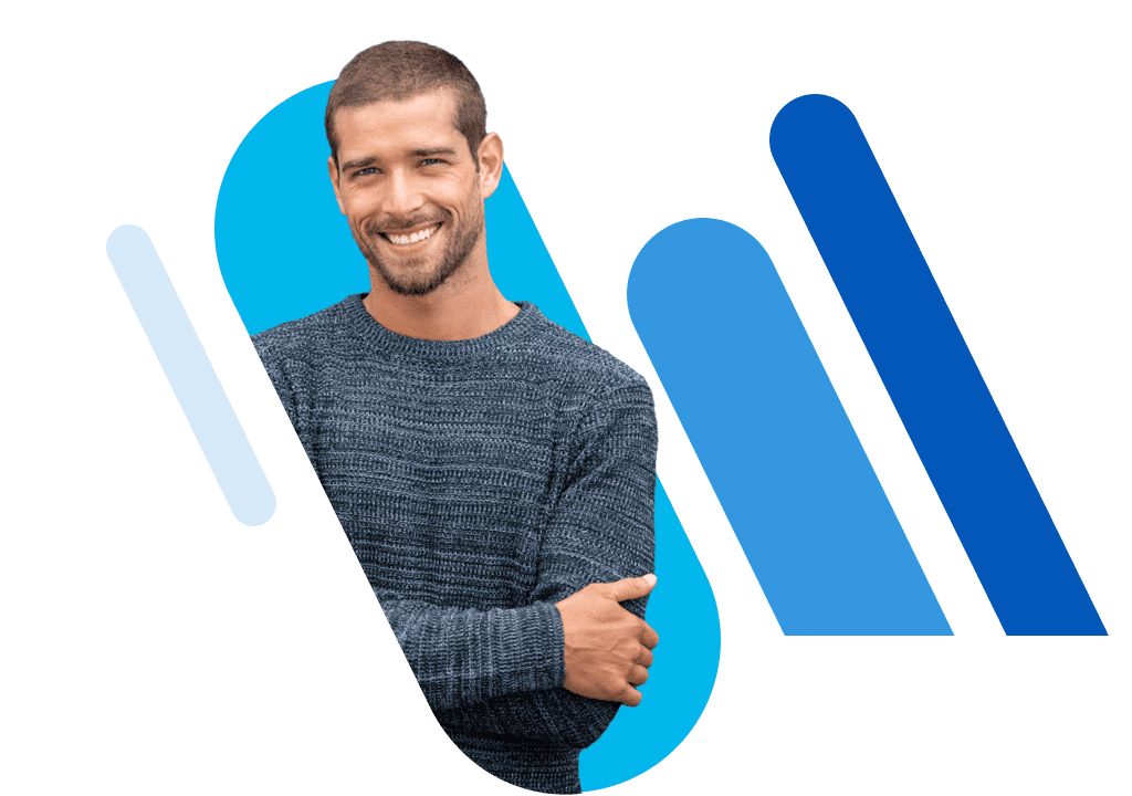 Un homme souriant