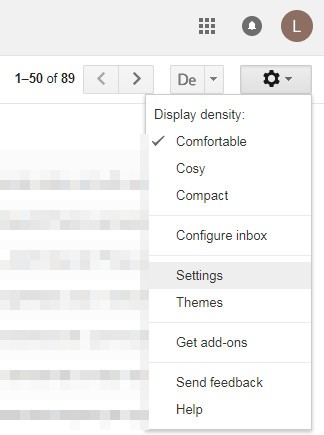 Capture d’écran de l’onglet « Paramètres » dans le menu déroulant de Gmail