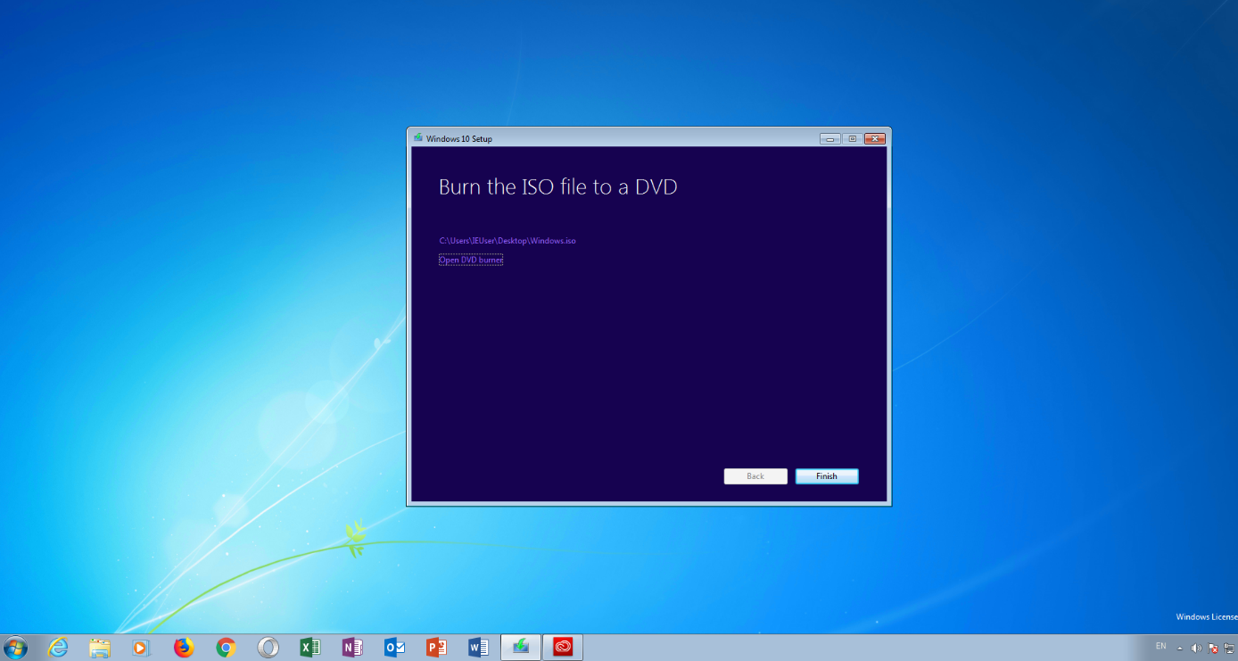 Fenêtre de configuration de Windows 10 avec le texte « Graver le fichier ISO sur DVD »
