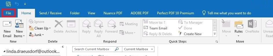 Outlook 2016 : l’onglet Fichier en haut à gauche de la barre de menu.