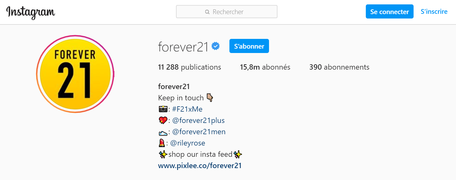 Community hashtag dans la bio Instagram de Forever21
