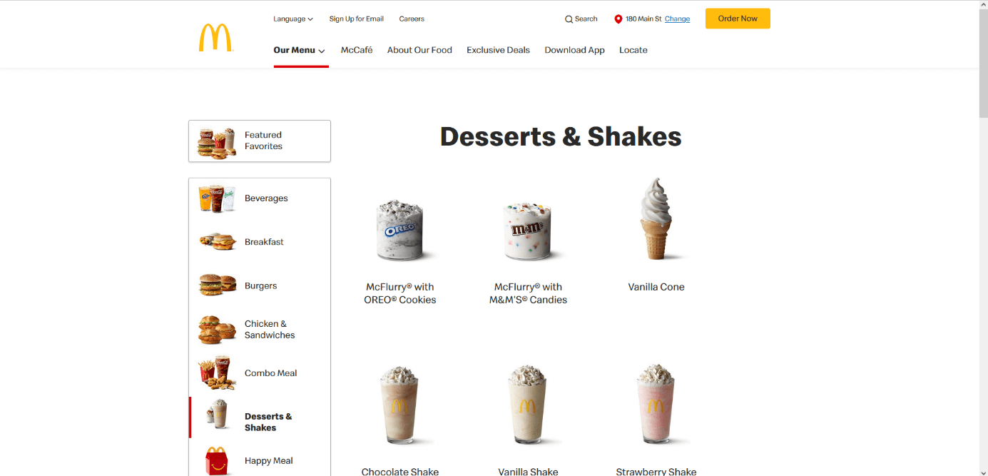 Exemple de co-branding fonctionnel : crème glacée McDonald's avec des garnitures provenant de marques de sucreries populaires