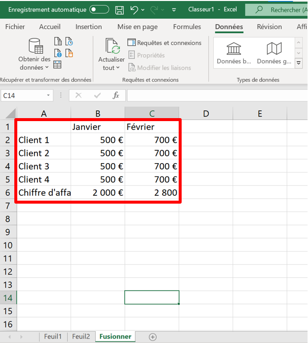 Dans le nouveau tableau, vous verrez maintenant les données fusionnées des tableaux Excel
