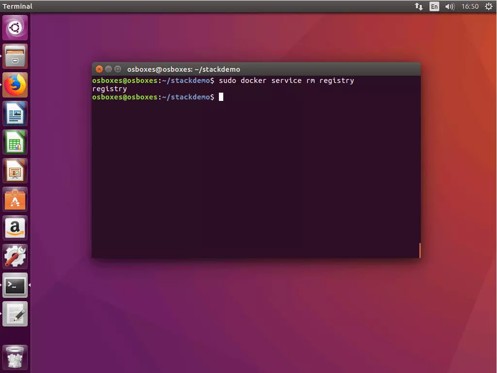 Image: La commande « docker service rm » dans le terminal Ubuntu
