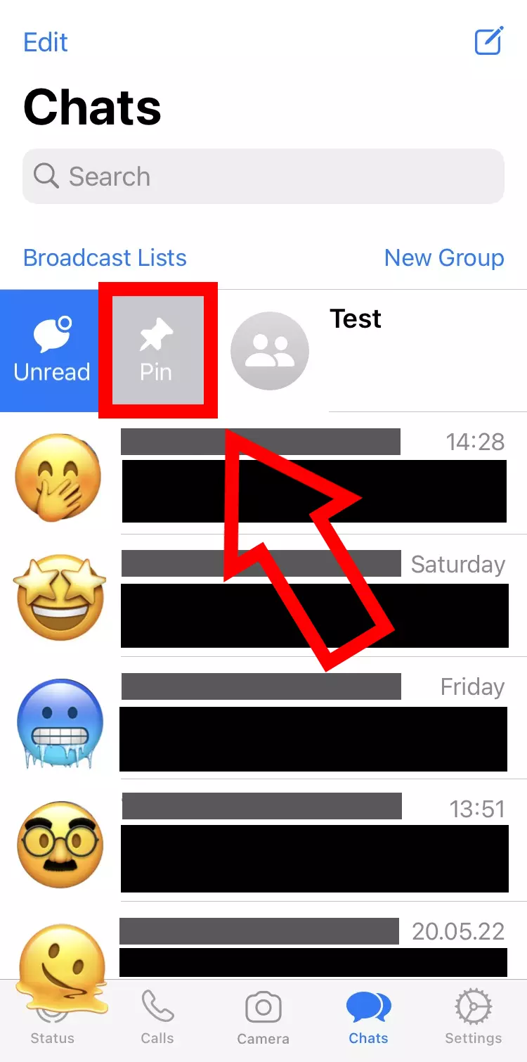 Capture d’écran iPhone de la liste de discussion WhatsApp avec la fonction « Épingler » Capture d’écran iPhone de la liste de discussion WhatsApp avec la fonction « Épingler »