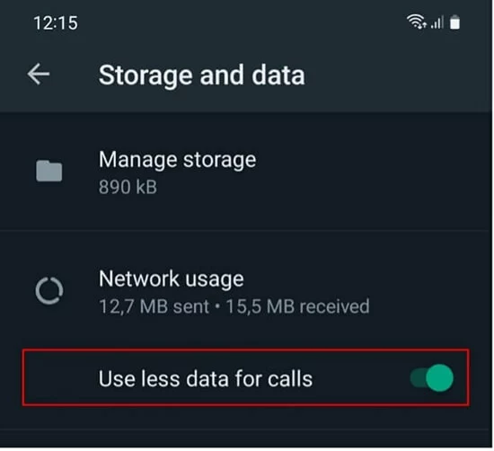 Image: WhatsApp : Déplacez le curseur « Utiliser moins de données pour les appels » vers la droite sous « Stockage et données »