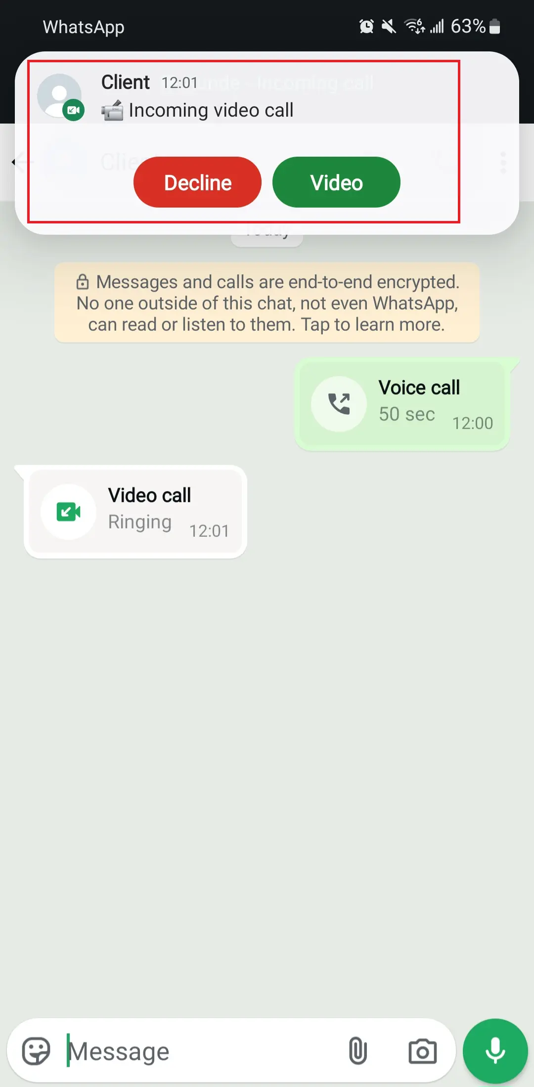 « Refuser » et « Accepter » un appel vidéo WhatsApp entrant Image: « Refuser » et « Accepter » un appel vidéo WhatsApp entrant