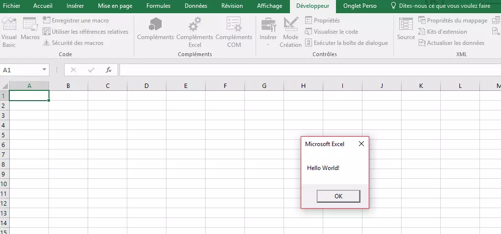 Image: Exemple de macro Excel ci-dessus : une fenêtre de dialogue « Hello World! »